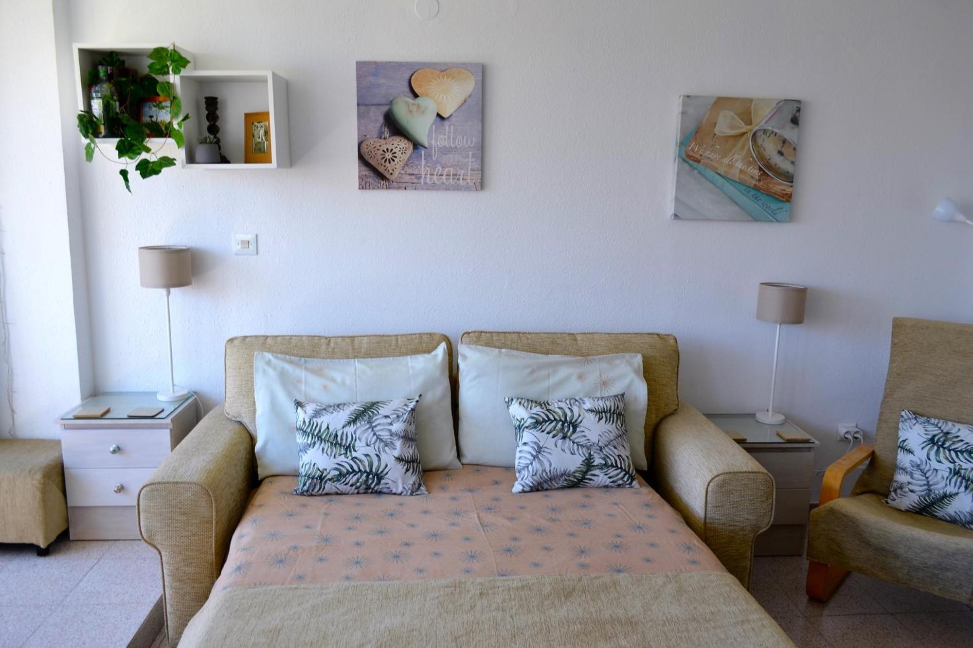 Spacious 1 Bedroom Apartment, Beach Front, Torrox Costa Ngoại thất bức ảnh