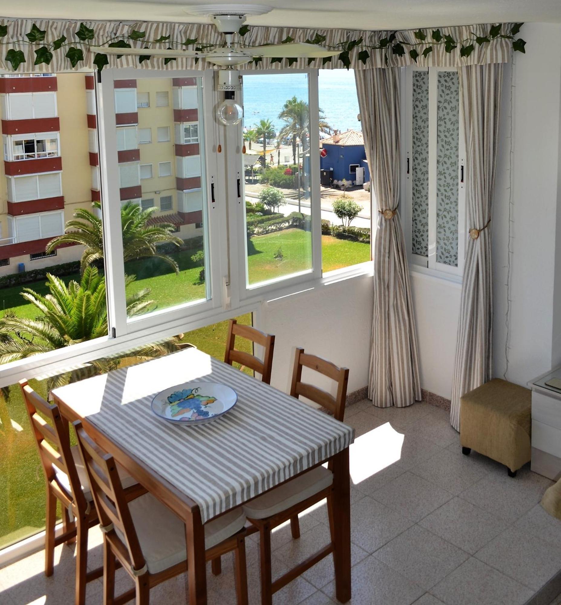 Spacious 1 Bedroom Apartment, Beach Front, Torrox Costa Ngoại thất bức ảnh