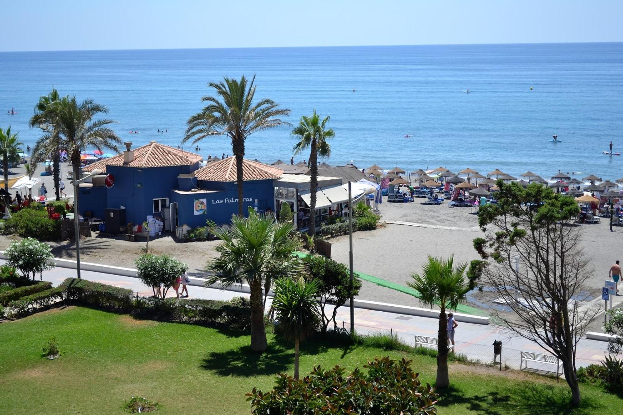 Spacious 1 Bedroom Apartment, Beach Front, Torrox Costa Ngoại thất bức ảnh