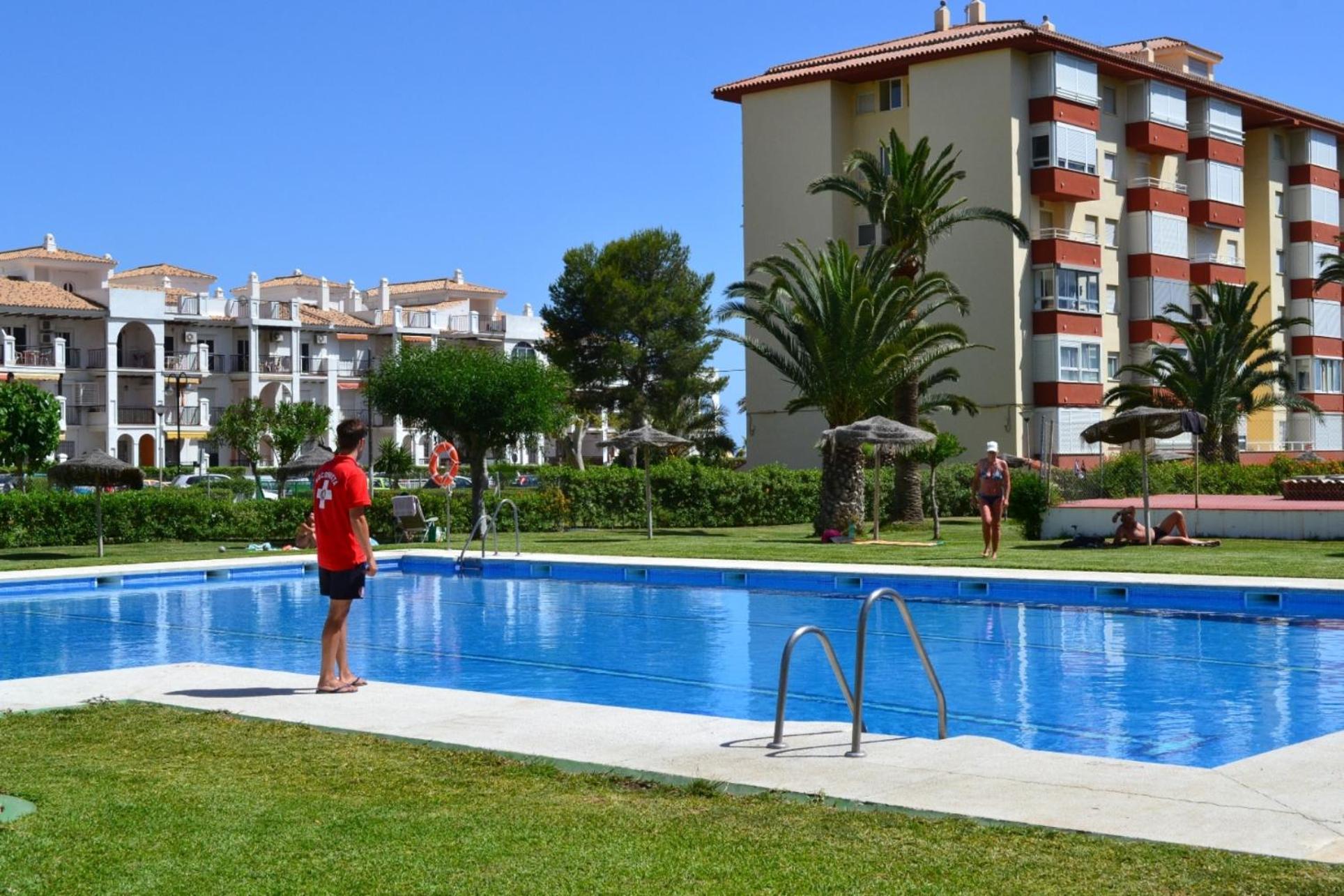 Spacious 1 Bedroom Apartment, Beach Front, Torrox Costa Ngoại thất bức ảnh