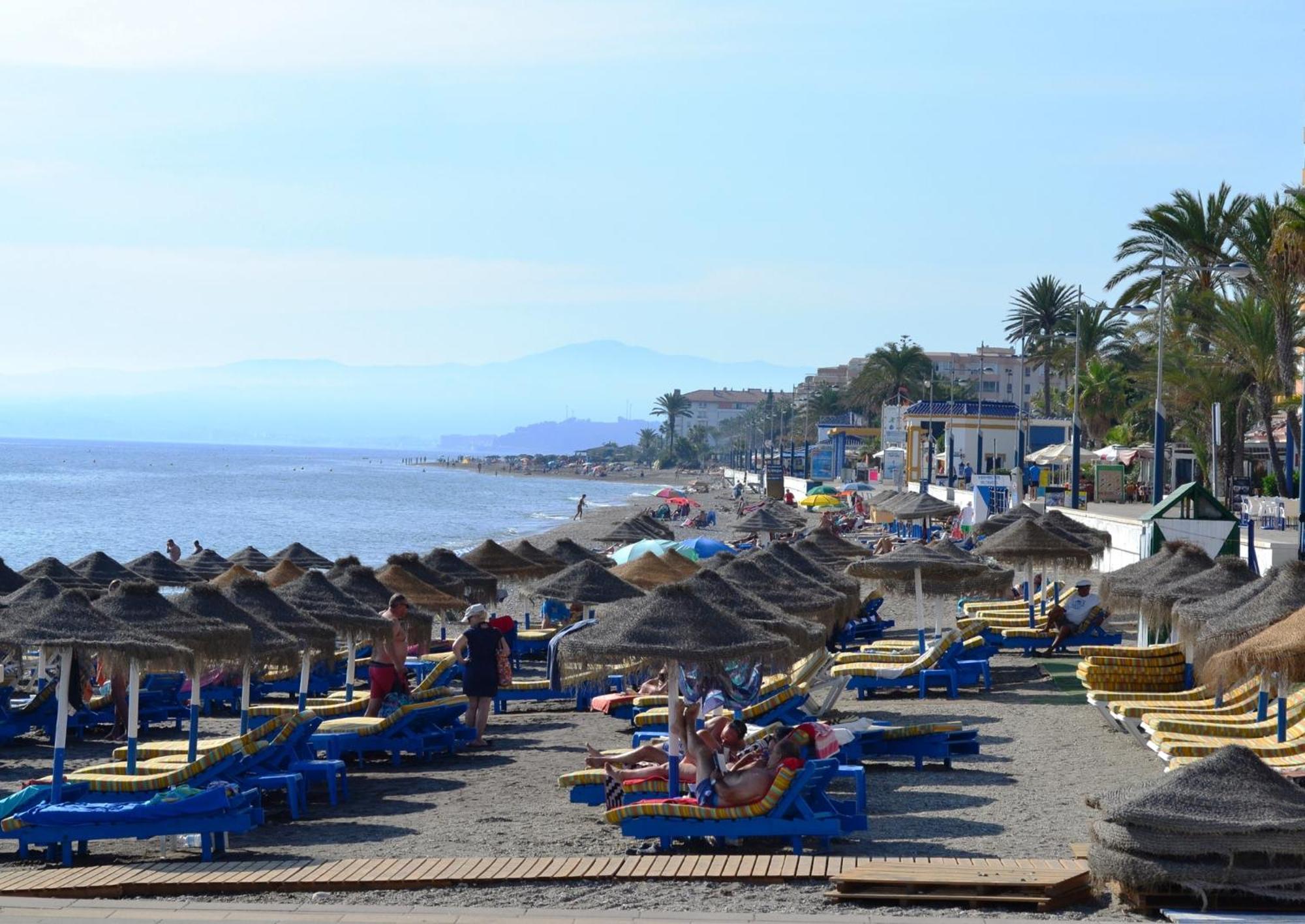 Spacious 1 Bedroom Apartment, Beach Front, Torrox Costa Ngoại thất bức ảnh