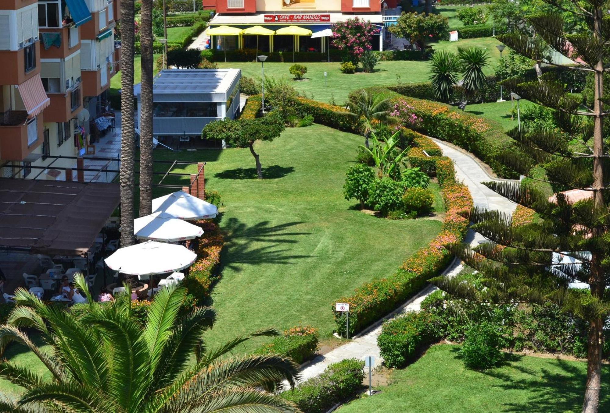 Spacious 1 Bedroom Apartment, Beach Front, Torrox Costa Ngoại thất bức ảnh