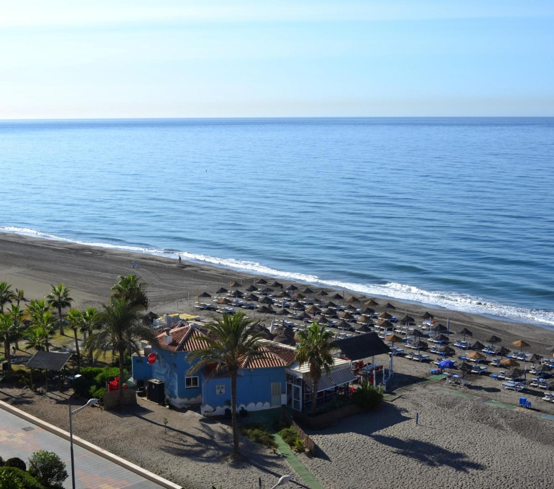Spacious 1 Bedroom Apartment, Beach Front, Torrox Costa Ngoại thất bức ảnh