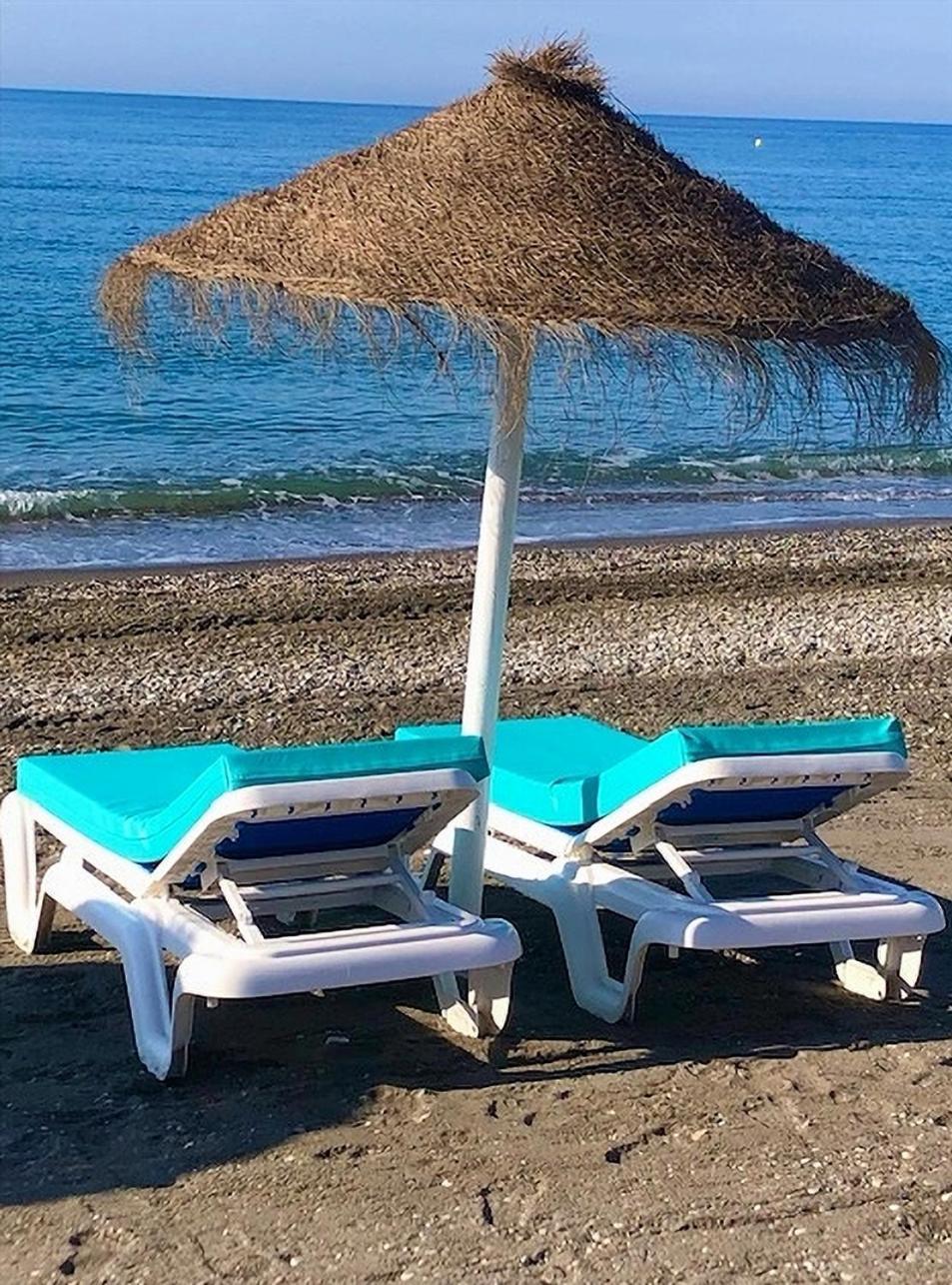 Spacious 1 Bedroom Apartment, Beach Front, Torrox Costa Ngoại thất bức ảnh